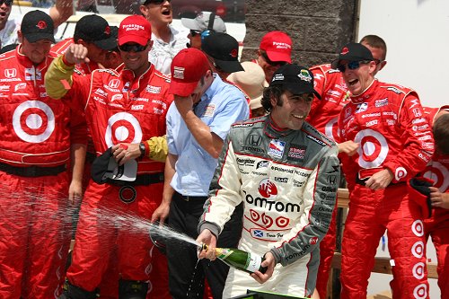 Champagne voor Franchitti
